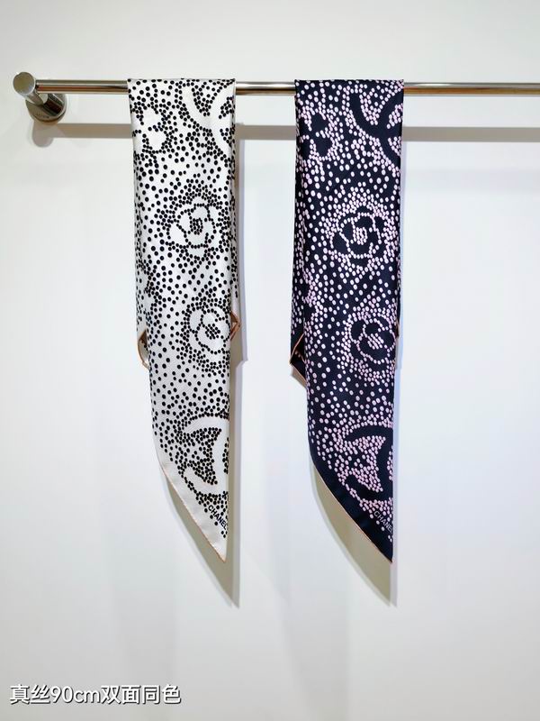 Chanel silk scarf 90X90cm E0508158